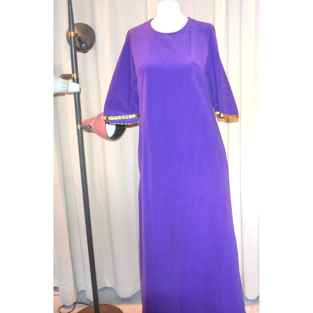 Vintage Caftan At Home Wear 1960s Purple Gold
